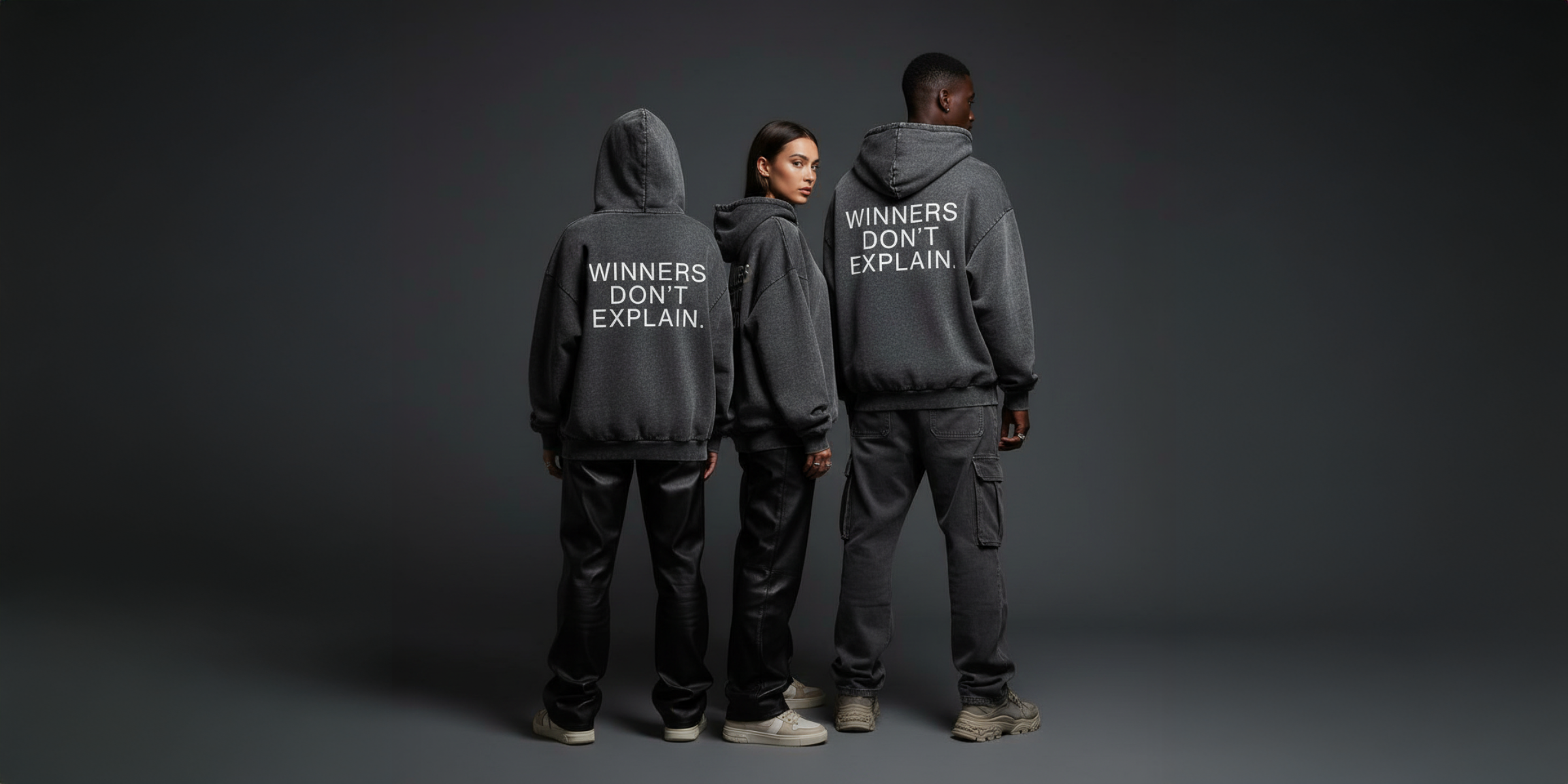 Minimalistischer Unisex Oversized Hoodie mit Motivations-Spruch „Winners don’t explain“ im modernen Streetwear Stil.